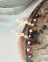 Load image into Gallery viewer, Pearls Ear Cuffs
