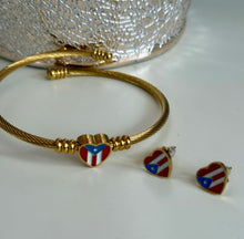Load image into Gallery viewer, Puerto Rico Hearts Earrings
