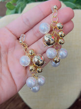 Load image into Gallery viewer, Gold and Pearls Earrings
