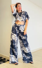 Load image into Gallery viewer, Navy &amp; White Linen Pants &amp; Top Set

