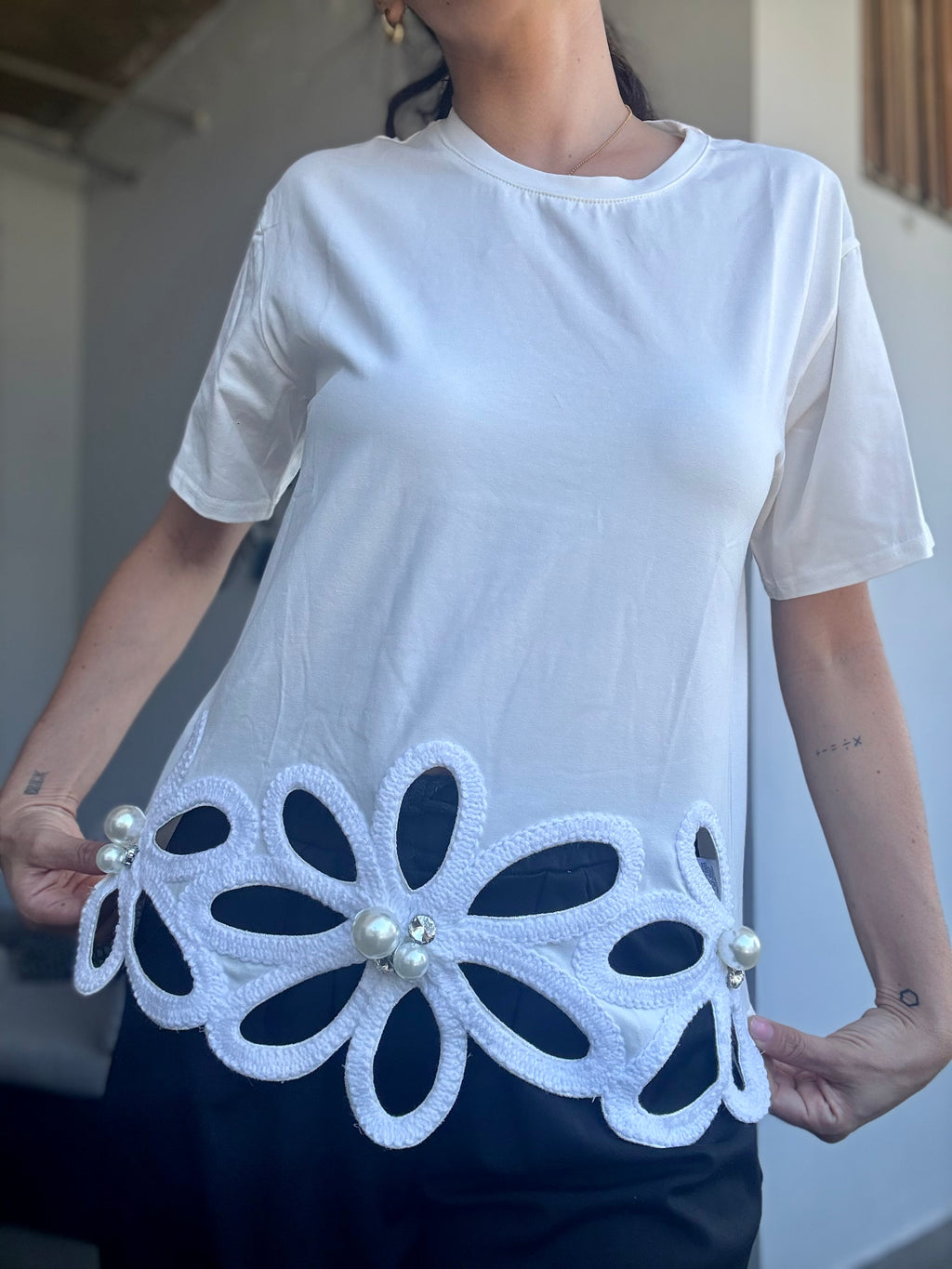 Embroidered Flower White Tshirt