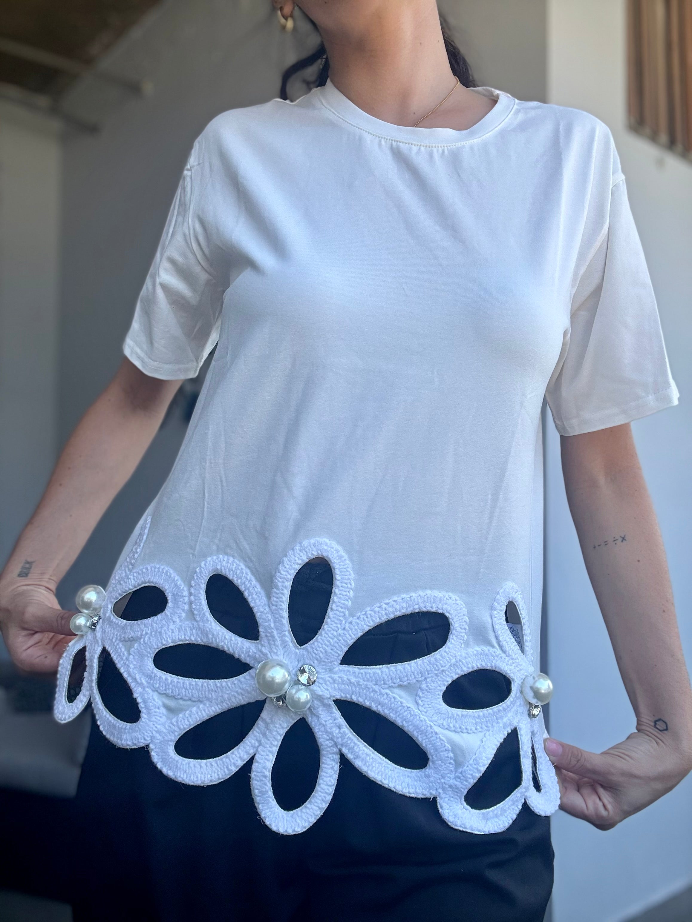 Embroidered Flower White Tshirt
