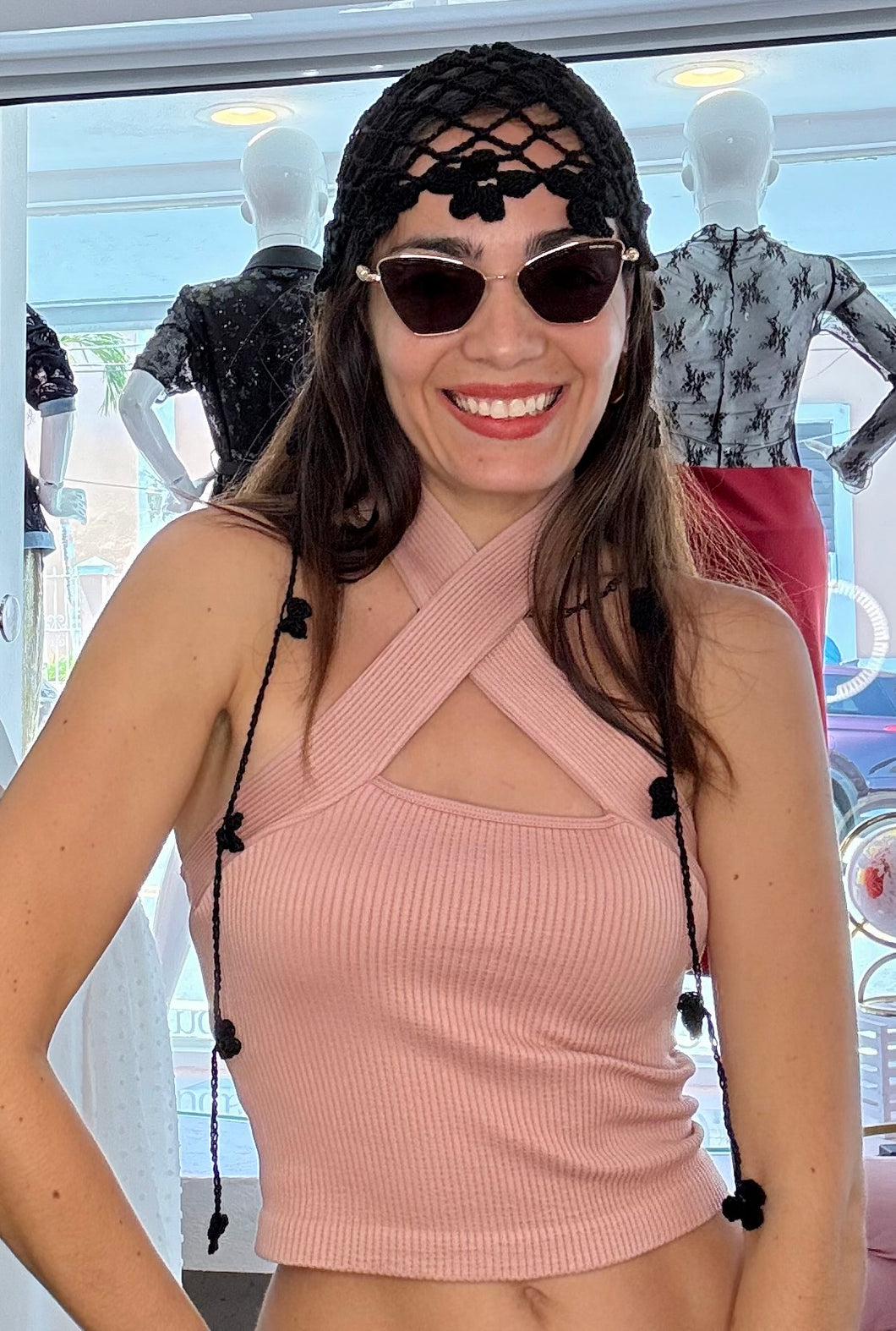 Mesh Crochet Hat con colgantes