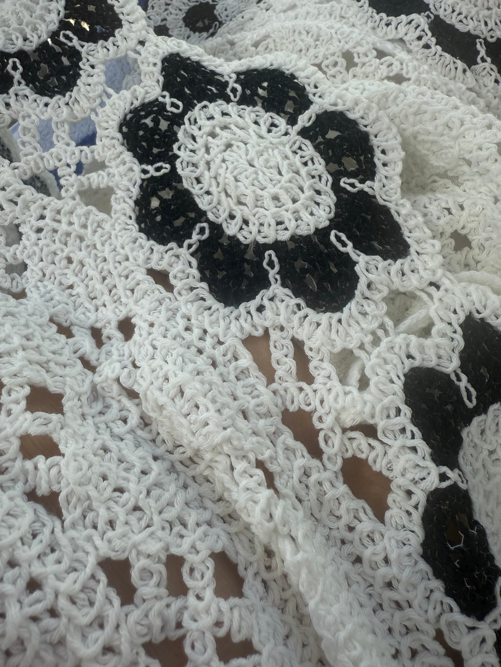 Crochet Black And White Flowers Set