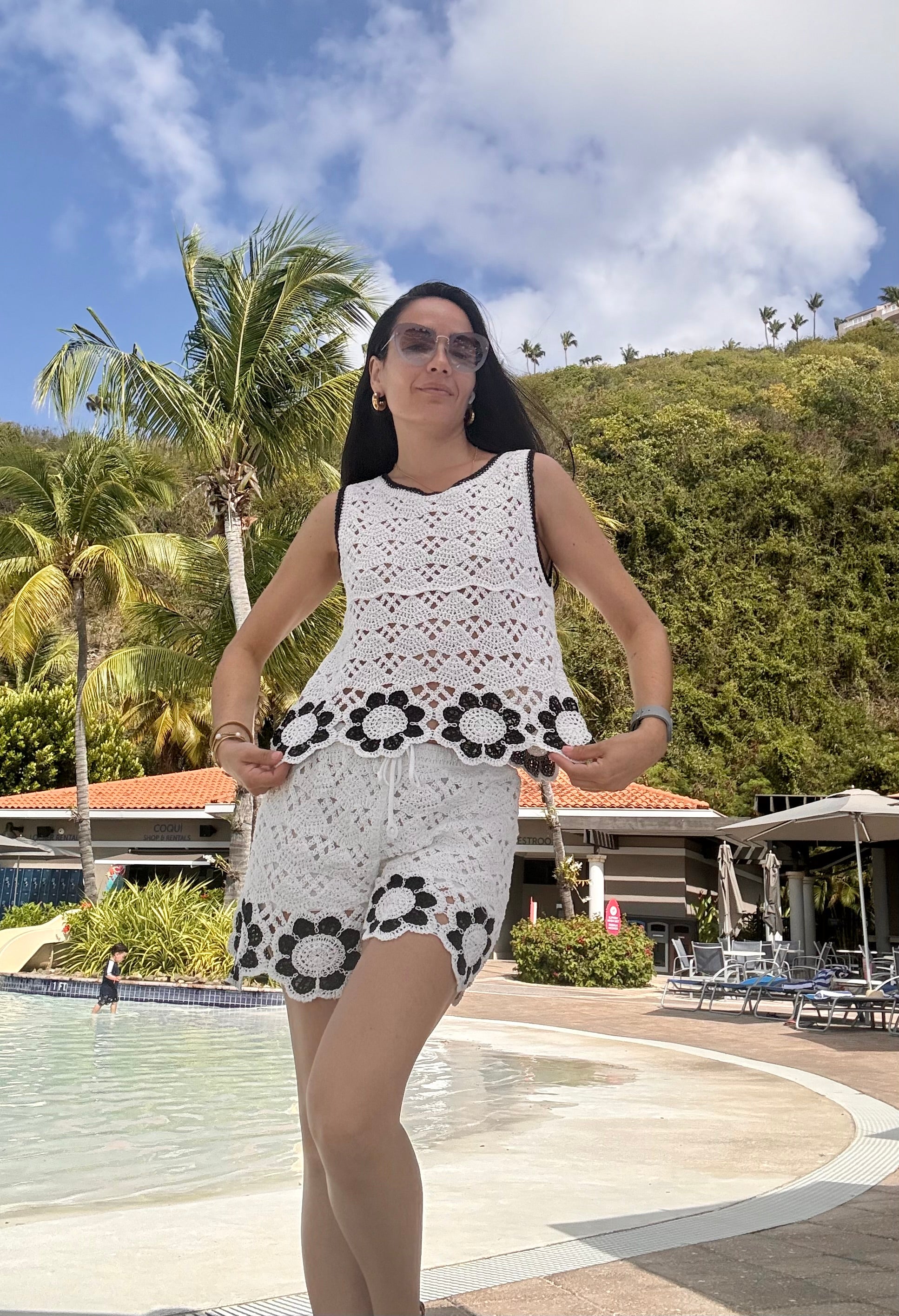 Crochet Black And White Flowers Set
