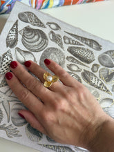 Load image into Gallery viewer, Pearl Flower Ring
