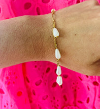 Load image into Gallery viewer, Gota Pearls Bracelet
