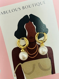 Gold & Pearls Earrings