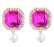 Load image into Gallery viewer, Rhinestone &amp; Pearl Earrings
