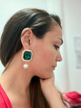 Load image into Gallery viewer, Rhinestone &amp; Pearl Earrings
