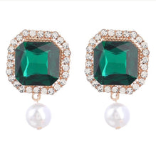 Load image into Gallery viewer, Rhinestone &amp; Pearl Earrings
