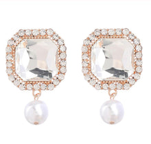 Load image into Gallery viewer, Rhinestone &amp; Pearl Earrings
